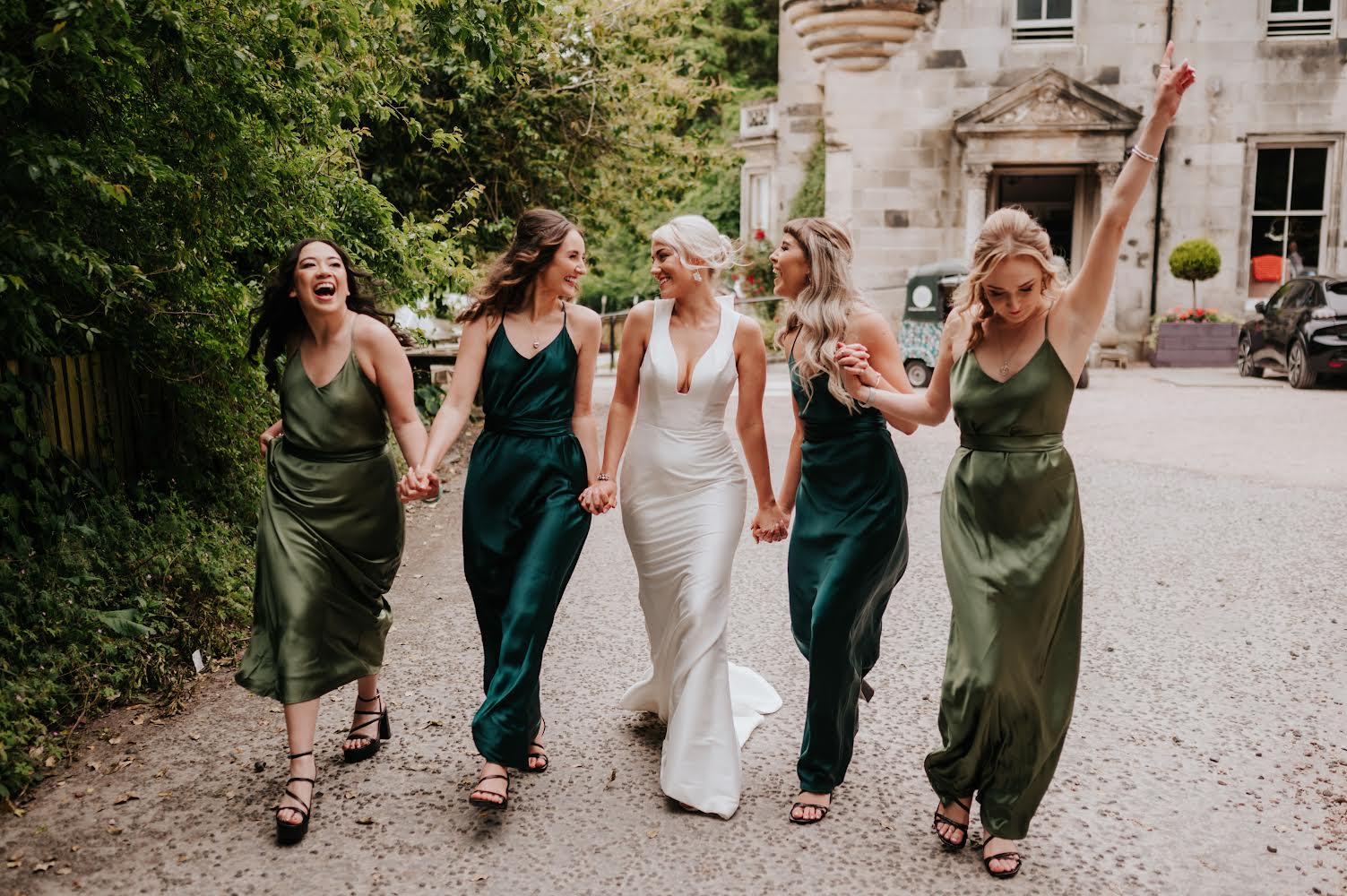 Sustainable Bridal Style: Why Renting Your Wedding Dress is the Smart Choice in the UK