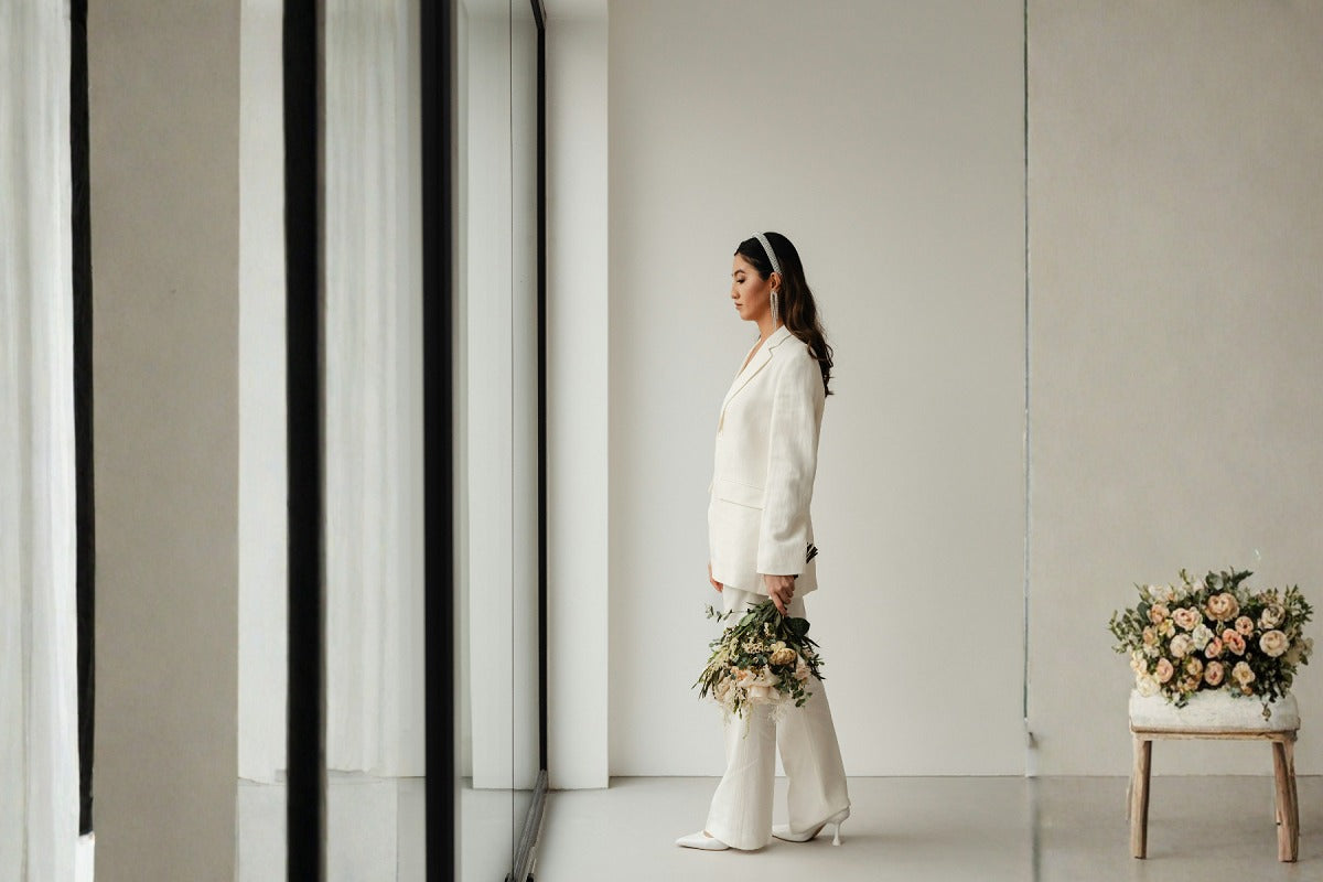 The Alternative Bride: A Modern Approach to Wedding Style, Dresses and Shopping